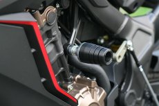 画像2: STRIKER ガードスライダー HONDA CBR650R、CB650R (2)