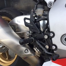 画像3: STRIKER SPECIAL STEP KIT　4ポジション　HONDA CBR1000RR/SP `17~19/`08~`16 (3)